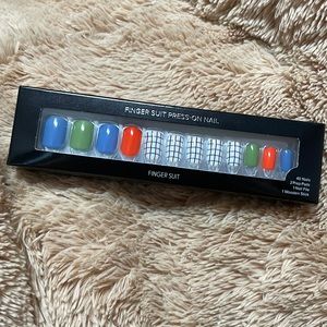 2/$15 Fingersuit Press On Nails